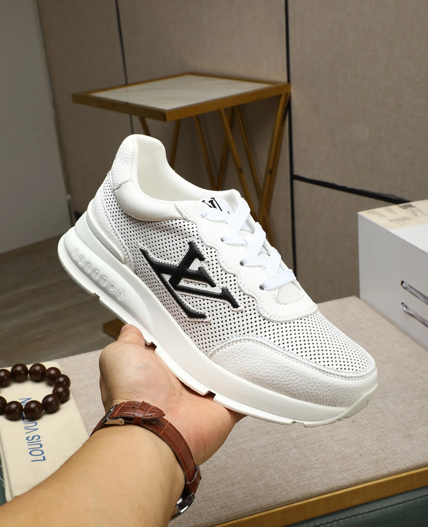 Men's shoes 💰460 📛📛【LOUIS VUITTON】Louis Vuitton official website synchronized new products 👟Milan fashion catwalk style 🇰🇾🇰🇾LV family logo, celebrity style, a must-have for fashionistas ⚠️First-layer calfskin ➕Genuine leather lining ➕Official website original version special outsole 👞Number 38-44